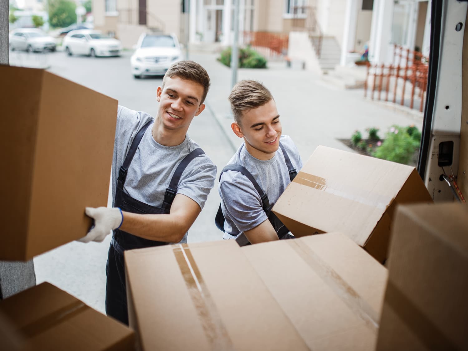 Sicherer Möbel- und Techniktransport mit Büroumzug Berlin