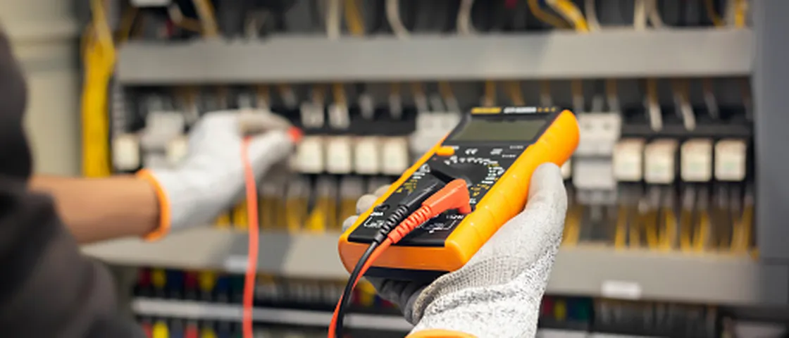 Prüfung elektrischer Anlagen: Anforderungen in der Bauindustrie