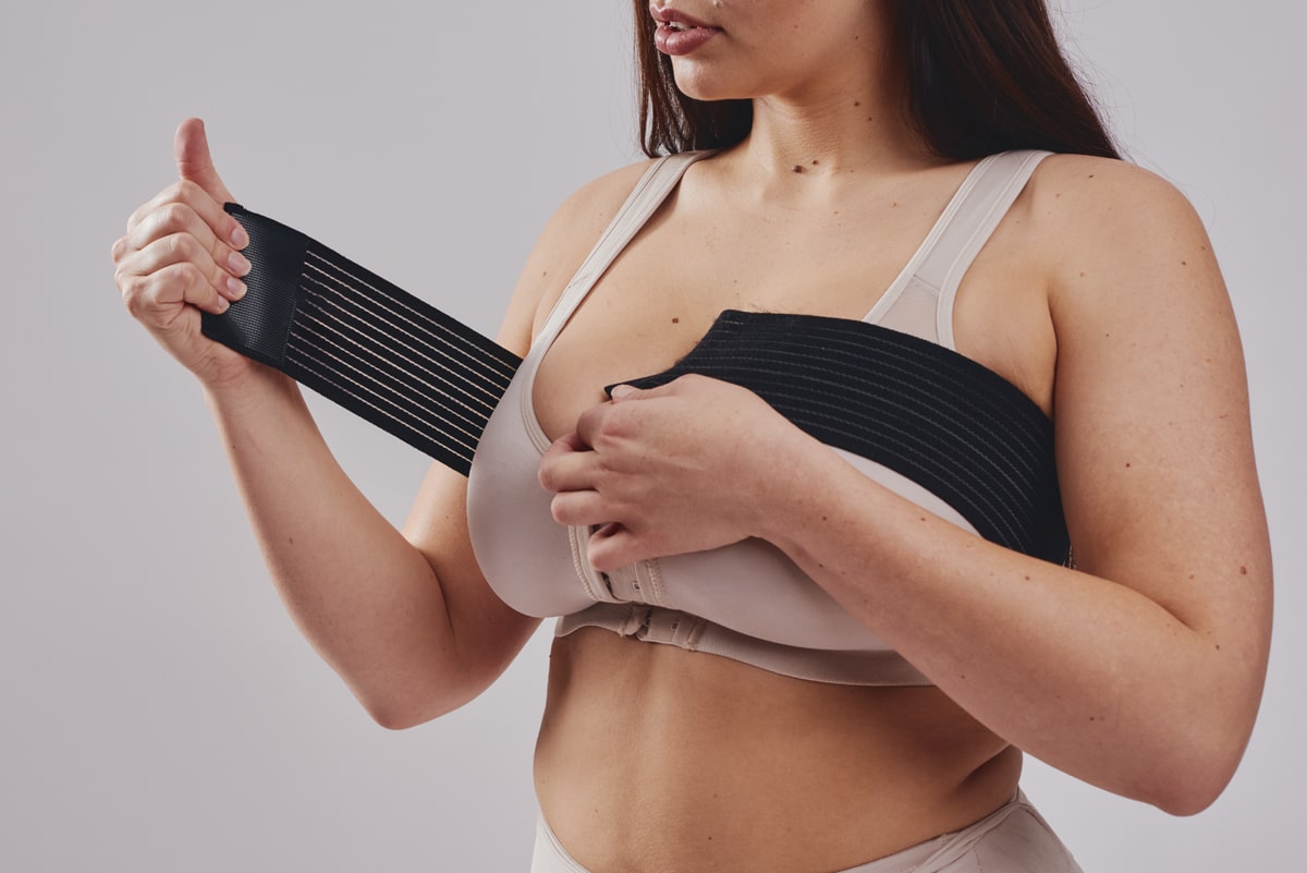 Brustvergrößerung mit Straffung: Die Lösung für eine harmonische Silhouette